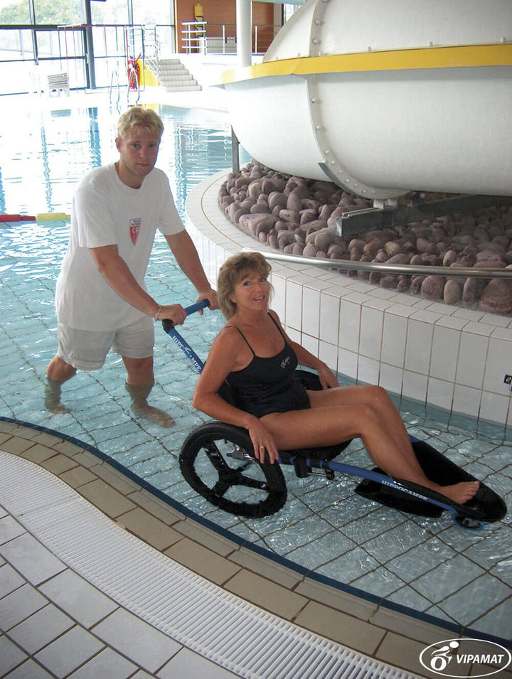 Hippocampe Pool Wheelchair - pool entry